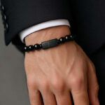 ست کردن دستبند سنگی